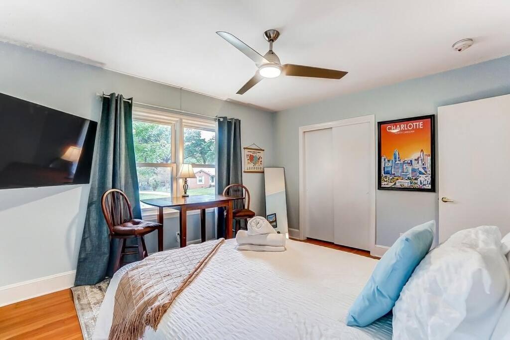 Poolside Bungalow With Fire Pit Fun And King Suite Charlotte Exteriör bild