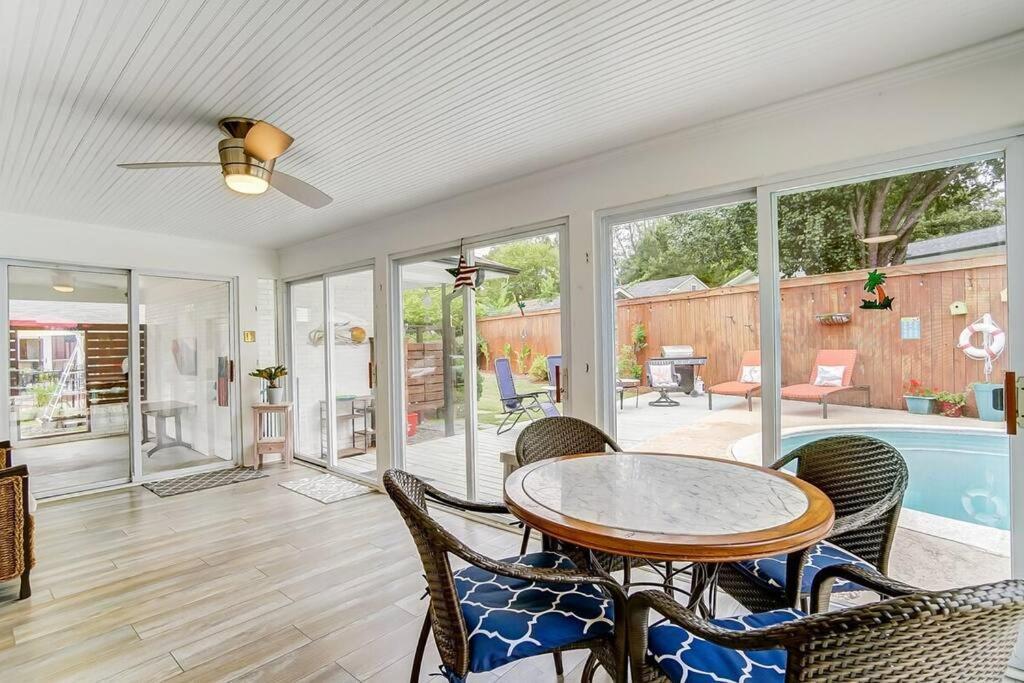 Poolside Bungalow With Fire Pit Fun And King Suite Charlotte Exteriör bild