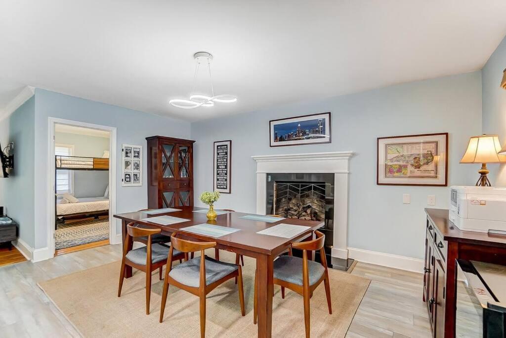 Poolside Bungalow With Fire Pit Fun And King Suite Charlotte Exteriör bild